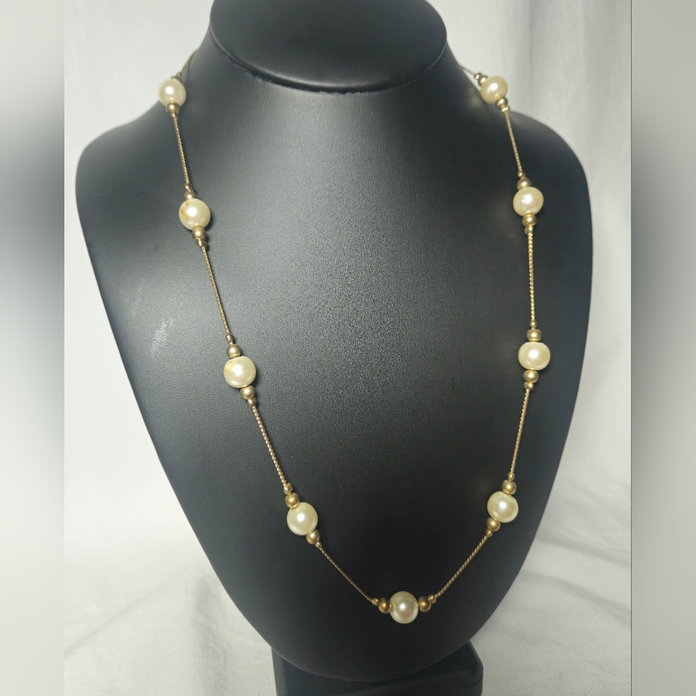 Vintage Gold Tone & Cream Faux Pearl Necklace